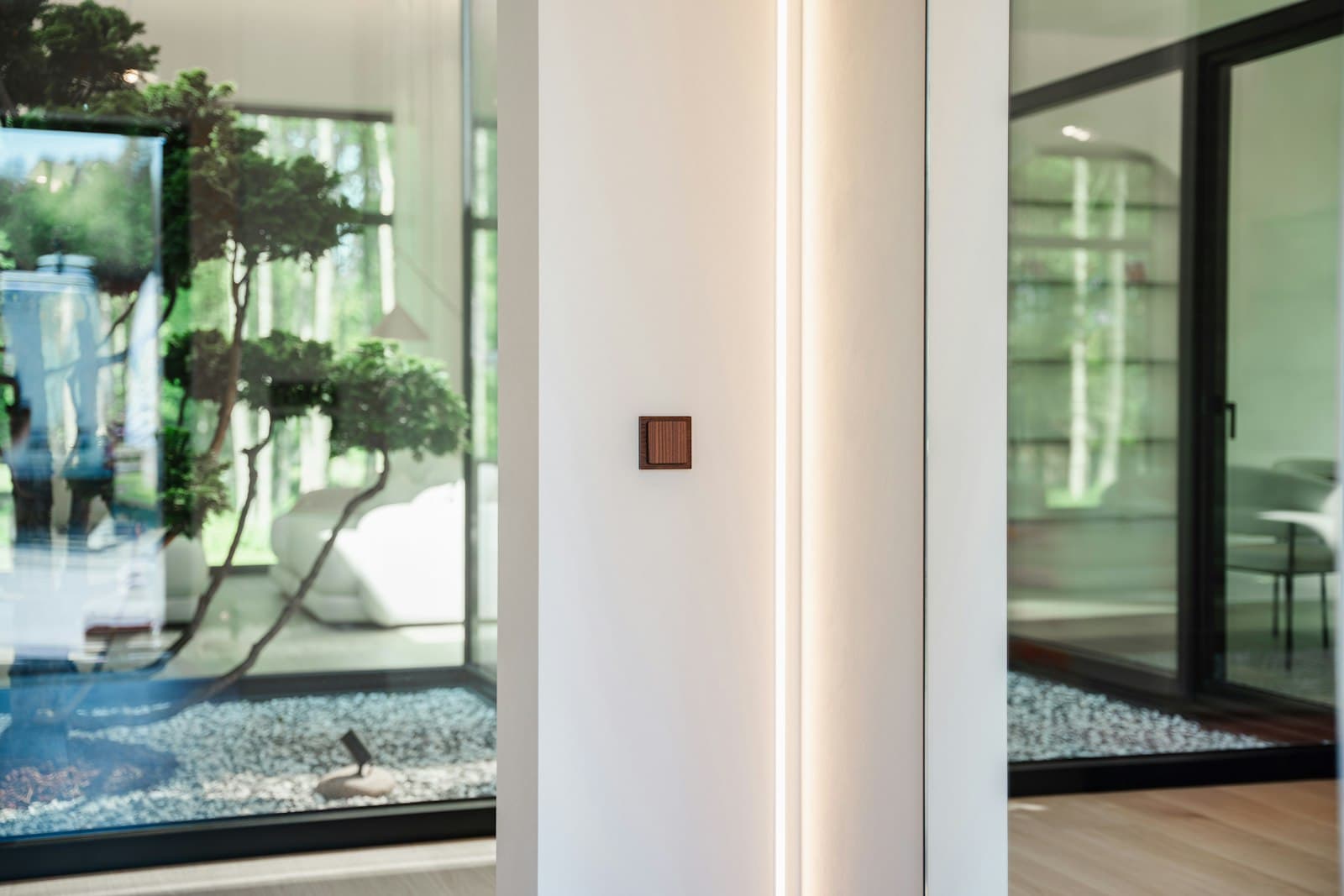 Hochwertige Elektroinstallation in einem modernen Wohnhaus